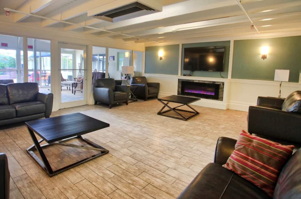 Lake Worth treatment center living room